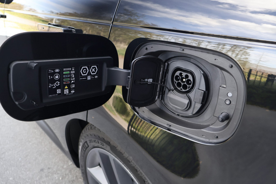 Land Rover Range Rover Sport 3.0 P460e SE PHEV | ADAPTIVE CRUISE | PANORAMADAK | HEAD-UP | STUURWIELVERWARMING | STOELKOELING/VERWARMING | MERIDIAN AUDIO | A