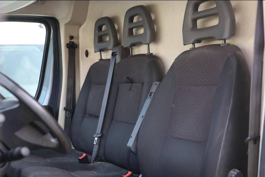 Peugeot Boxer 2.2 BlueHDi 165PK L3/H2 PDC CAMERA NAVI AIRCO IMPERIAAL LEASE V/A € 122,- p.m. INRUIL MOGELIJK