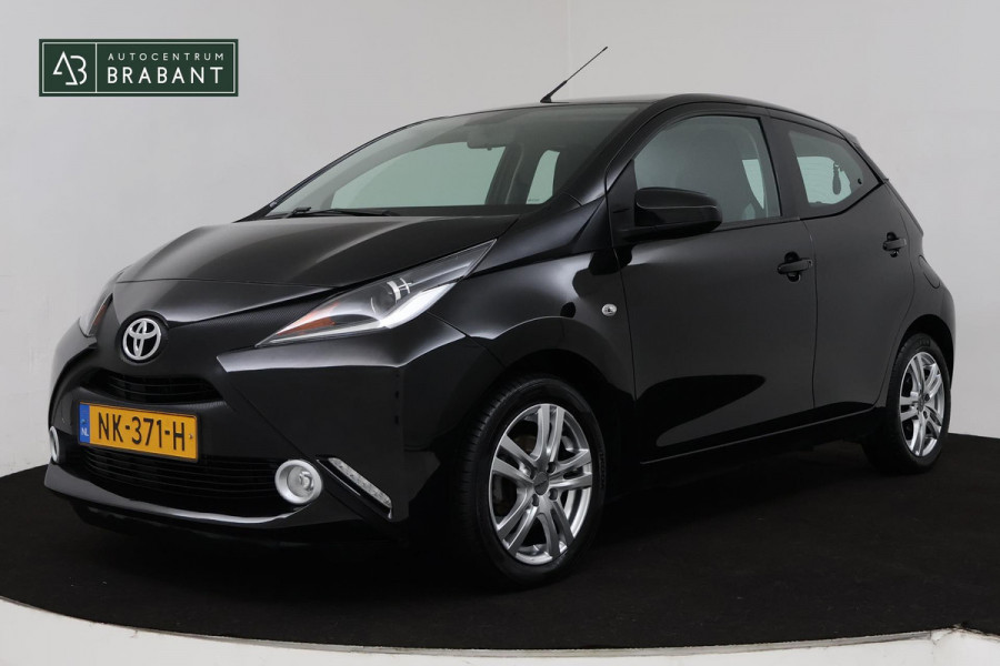 Toyota Aygo 1.0 VVT-i x-play (BLUETOOTH, ACHTERUITRIJCAMERA, AIRCO)