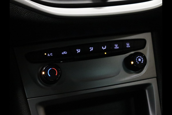 Opel Astra 1.2 Business Edition [CRUISE CONTROL, BLUETOOTH, CLIMATE CONTROL, SENSOREN ACHTER, NAVIGATE, NIEUWSTAAT]