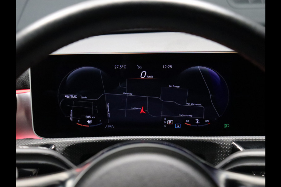 Mercedes-Benz CLA-Klasse 180 Business Solution AMG [APPLE CARPLAY, CAMERA, CRUISE CONTROL,STOELVERWARMING, SFEERVERLICHTING, PDC 360, LED LAMPEN PEFORMANCE, HALF LEDER, FLIPPERS, NAVIGATIE, NIEUWSTAAT]