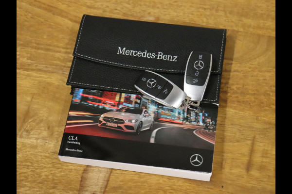 Mercedes-Benz CLA-Klasse 180 Business Solution AMG [APPLE CARPLAY, CAMERA, CRUISE CONTROL,STOELVERWARMING, SFEERVERLICHTING, PDC 360, LED LAMPEN PEFORMANCE, HALF LEDER, FLIPPERS, NAVIGATIE, NIEUWSTAAT]