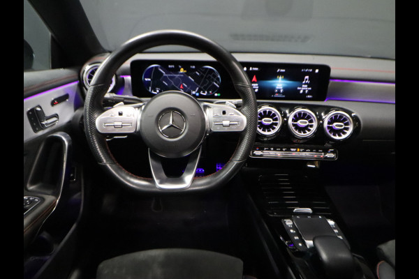 Mercedes-Benz CLA-Klasse 200 Business Solution AMG [SCHUIFKANTELDAK, SFEERVERLICHTING, KEYLESS, CAMERA, APPLE CARPLAY, MEMORY SEATS, STOELVERWARMING,PDC 360, FLIPPERS, NAVIGATIE, NIEUWSTAAT]