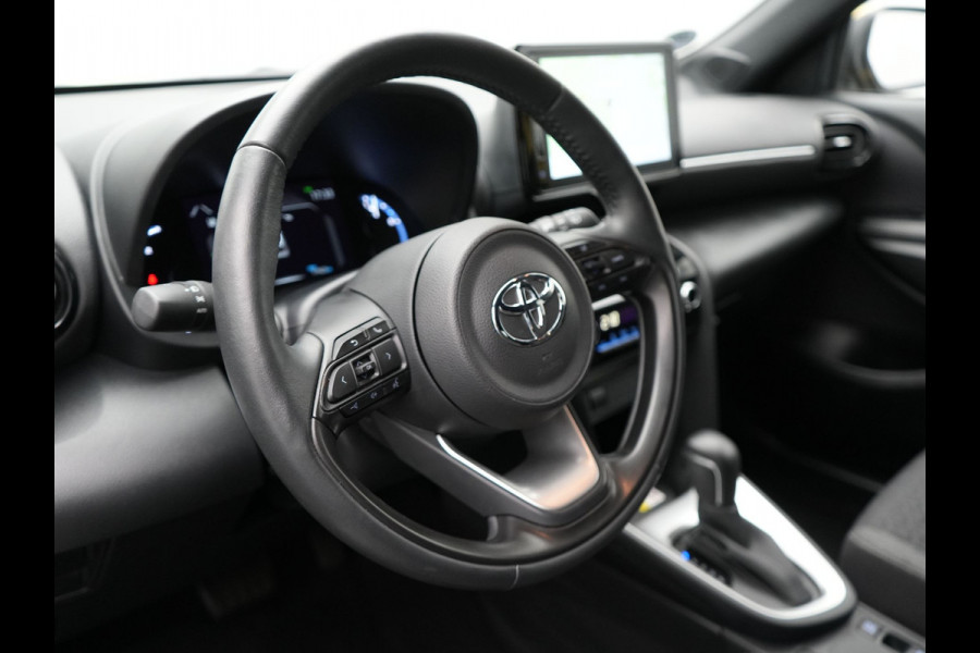 Toyota Yaris Cross 1.5 Hybrid Dynamic Dealer O.H. | Navigatie | Camera | Apple Carplay | Adaptive Cruise | Parkeersensoren | Stoelverwarming | DAB |