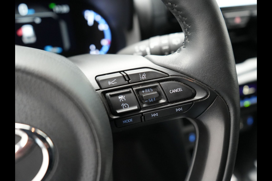 Toyota Yaris Cross 1.5 Hybrid Dynamic Dealer O.H. | Navigatie | Camera | Apple Carplay | Adaptive Cruise | Parkeersensoren | Stoelverwarming | DAB |