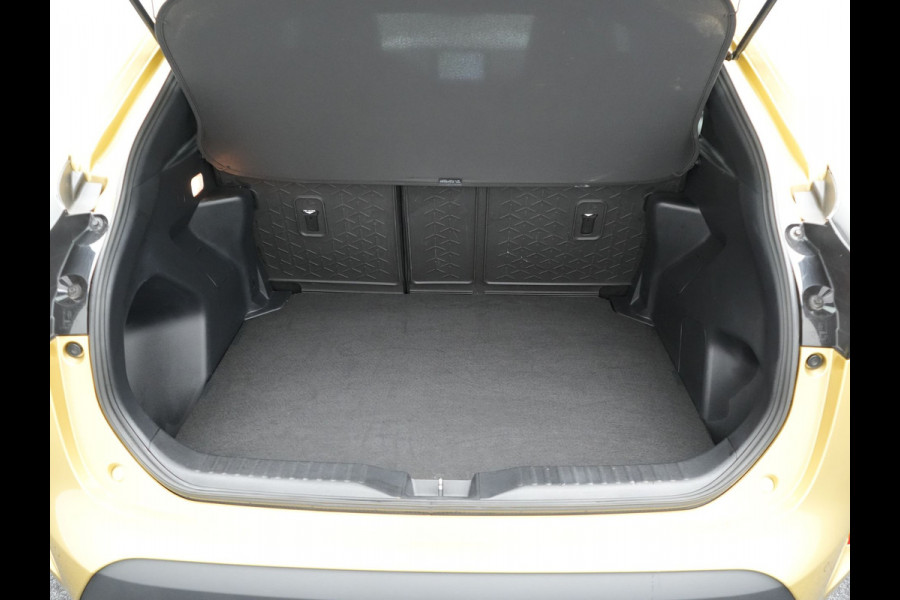 Toyota Yaris Cross 1.5 Hybrid Dynamic Dealer O.H. | Navigatie | Camera | Apple Carplay | Adaptive Cruise | Parkeersensoren | Stoelverwarming | DAB |
