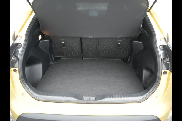 Toyota Yaris Cross 1.5 Hybrid Dynamic Dealer O.H. | Navigatie | Camera | Apple Carplay | Adaptive Cruise | Parkeersensoren | Stoelverwarming | DAB |