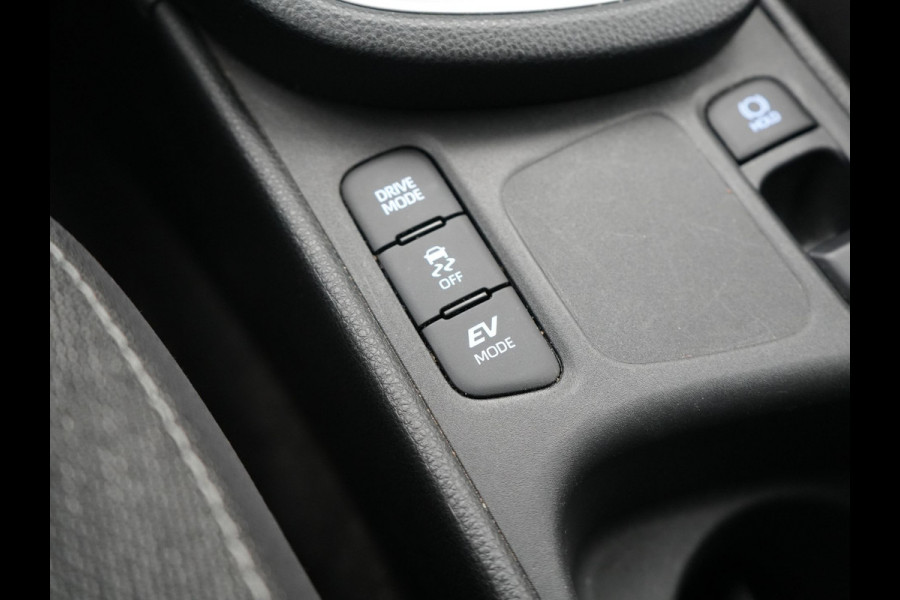 Toyota Yaris Cross 1.5 Hybrid Dynamic Dealer O.H. | Navigatie | Camera | Apple Carplay | Adaptive Cruise | Parkeersensoren | Stoelverwarming | DAB |