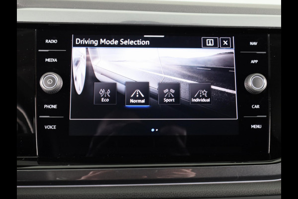 Volkswagen Taigo 1.0 TSI Style 110 pk Automaat (DSG) | Navigatie via App | Parkeersensoren (Park assist ) | Achteruitrijcamera | Adaptieve cruise control | Stoelverwarming | Matrix LED koplampen |