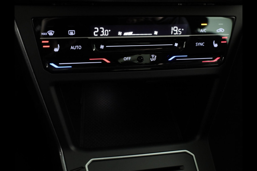 Volkswagen Taigo 1.0 TSI Style 110 pk Automaat (DSG) | Navigatie via App | Parkeersensoren (Park assist ) | Achteruitrijcamera | Adaptieve cruise control | Stoelverwarming | Matrix LED koplampen |