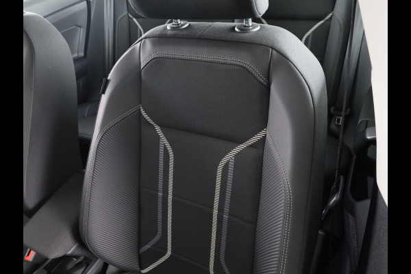 Volkswagen Taigo 1.0 TSI Style 110 pk Automaat (DSG) | Navigatie via App | Parkeersensoren (Park assist ) | Achteruitrijcamera | Adaptieve cruise control | Stoelverwarming | Matrix LED koplampen |