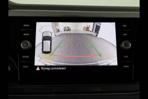 Volkswagen Taigo 1.0 TSI Style 110 pk Automaat (DSG) | Navigatie via App | Parkeersensoren (Park assist ) | Achteruitrijcamera | Adaptieve cruise control | Stoelverwarming | Matrix LED koplampen |
