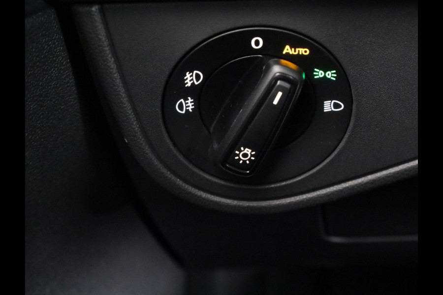 Volkswagen Taigo 1.0 TSI Style 110 pk Automaat (DSG) | Navigatie via App | Parkeersensoren (Park assist ) | Achteruitrijcamera | Adaptieve cruise control | Stoelverwarming | Matrix LED koplampen |