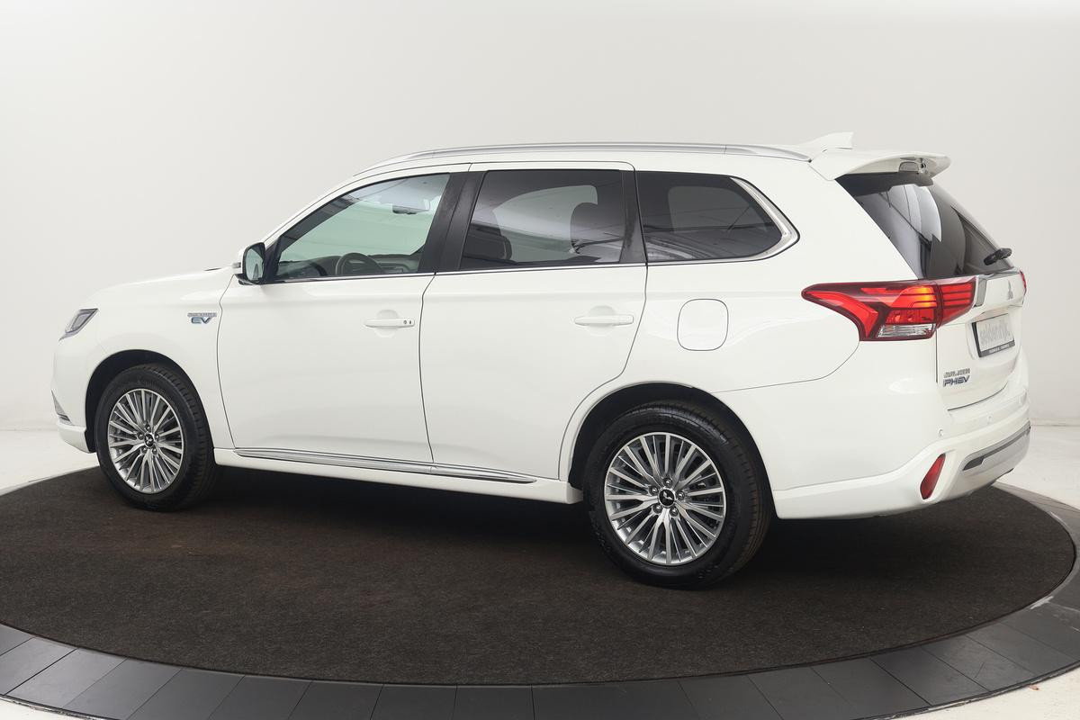 Mitsubishi Outlander 2.4 PHEV Intense+ | Schuifdak | Leder | Stoel & stuurverwarming | 360 camera | Navigatie | Carplay | Full LED | Standkachel