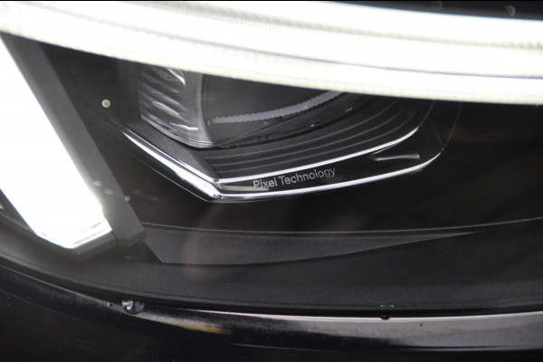 Volvo XC40 408PK Twin Motor Ultimate 82 kWh / Pixel LED/ Adaptieve cruise control/ Panoramadak/ Elektrische stoelen met geheugen/ BLIS/ Elektrische achterklep/ Parkeersensoren met 360 Camera/ Stoel en stuurwielverwarming/ Mistlampen/ Luxe bekleding/ 20" Velgen/ Harman kardon audio/ Apple carplay