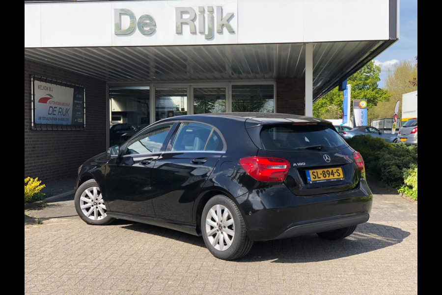 Mercedes-Benz A-Klasse 180 Business Solution | Groot Navi, Camera, Stoelverw., Cruise | Dealeronderhouden | 1e Eigenaar | NAP |