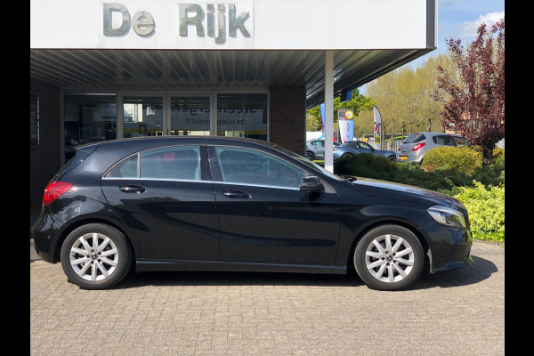 Mercedes-Benz A-Klasse 180 Business Solution | Groot Navi, Camera, Stoelverw., Cruise | Dealeronderhouden | 1e Eigenaar | NAP |