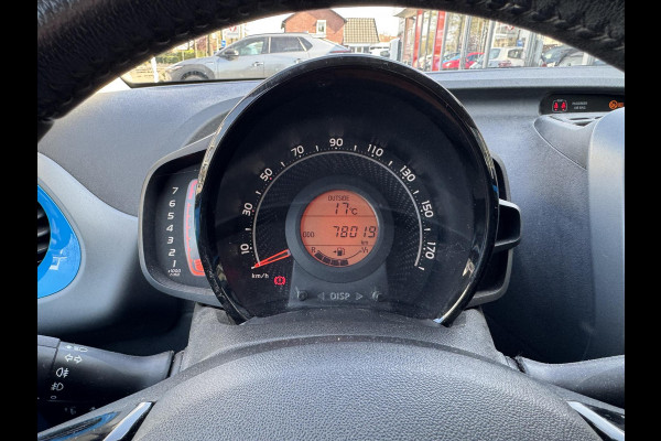 Toyota Aygo 1.0 VVT-i X-Joy | Apple CarPlay/Android Auto, Lichtmetalen velgen, Parkeercamera, Stuurbediening, In hoogte verstelbare stoel