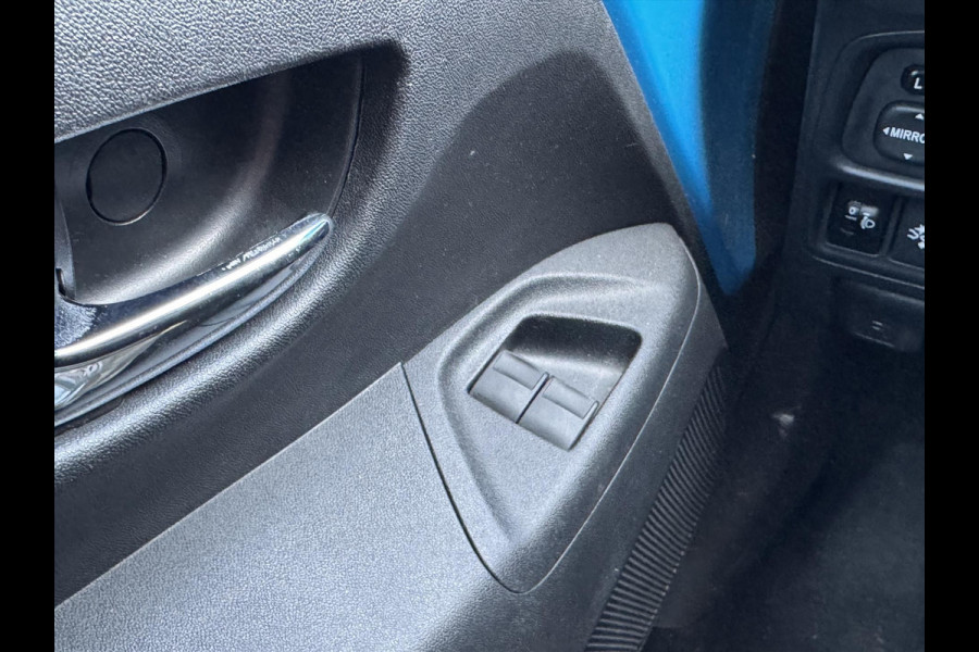 Toyota Aygo 1.0 VVT-i X-Joy | Apple CarPlay/Android Auto, Lichtmetalen velgen, Parkeercamera, Stuurbediening, In hoogte verstelbare stoel