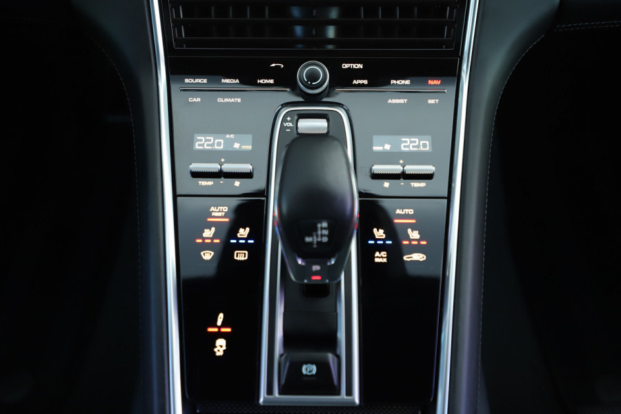 Porsche Panamera 4.0 Turbo Aut8 | 550PK | Achterasbesturing | Luchtvering | Pano | Sport-chrono | Carbon | Keyles-go | Matrix-led | Memory | Spor