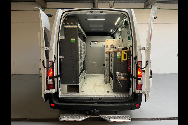 Renault Master SERVICEWAGEN T35 2.3 DCI 145PK EURO6 L2H2 VICTRON V230 BOTT INRICHTING AIRCO STANDKACHEL TREKHAAK RIJKLAARPRIJS!