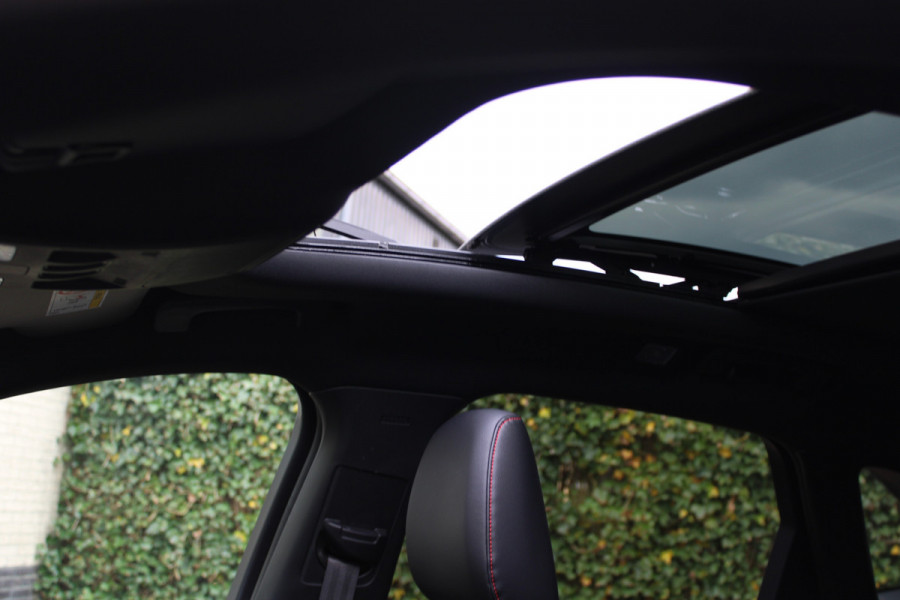 Ford Kuga 2.5 PHEV ST-Line X | Trekhaak | Panoramadak | BLIS | B&O