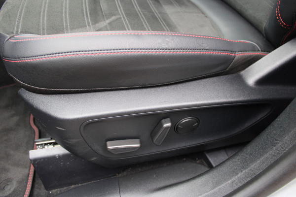 Ford Kuga 2.5 PHEV ST-Line X | Trekhaak | Panoramadak | BLIS | B&O