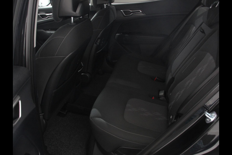 Kia Sportage 1.6 T-GDi 265pk Plug-in Hybrid AWD DynamicLine Navigatie Apple Carplay/Android Auto Climate Canotrol Camera Dab Parkeer Sensoren Verwarmde voorstoelen