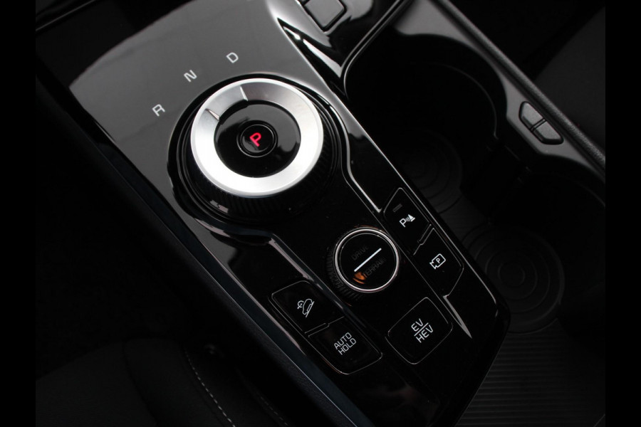 Kia Sportage 1.6 T-GDi 265pk Plug-in Hybrid AWD DynamicLine Navigatie Apple Carplay/Android Auto Climate Canotrol Camera Dab Parkeer Sensoren Verwarmde voorstoelen