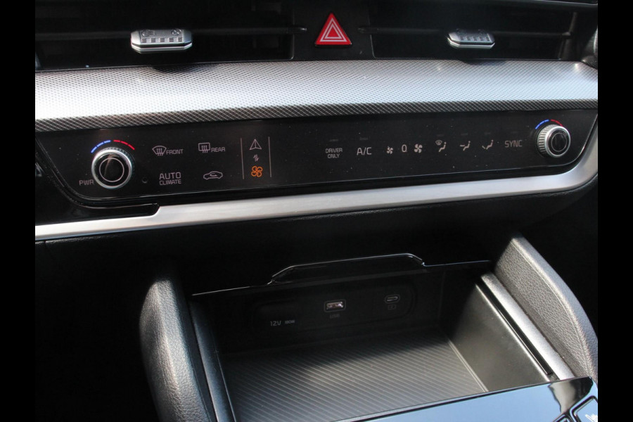 Kia Sportage 1.6 T-GDi 265pk Plug-in Hybrid AWD DynamicLine Navigatie Apple Carplay/Android Auto Climate Canotrol Camera Dab Parkeer Sensoren Verwarmde voorstoelen