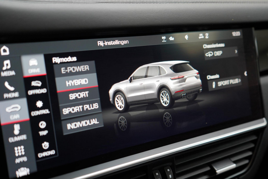 Porsche Cayenne 3.0 E-Hybrid 462pk | Akrapovic | Panoramadak | 360 camera | Leder | Bose | Trekhaak | Head-Up