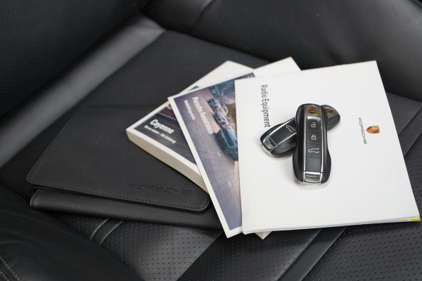 Porsche Cayenne 3.0 E-Hybrid 462pk | Akrapovic | Panoramadak | 360 camera | Leder | Bose | Trekhaak | Head-Up