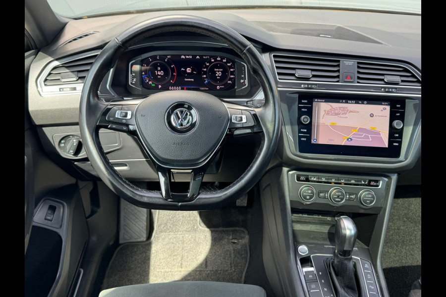 Volkswagen Tiguan Allspace * 7prs. * R-Line * El. panodak * El. trekhaak * Camera * AppleCarPlay *