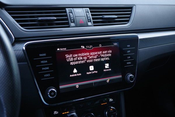 Škoda Superb Combi 1.4 TSI iV Sportline Business, Trekhaak, 19" LM, Adap. Cruise Control