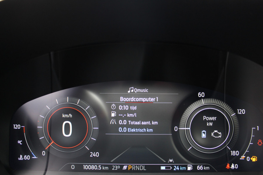 Ford Kuga 2.5-225pk PHEV Titanium X Plug-In Hybrid. Fabr. garantie t/m 07-04-2028 ! Slechts 10.000km ! Autm. airco dual, stoel-, stuur- en voorraamverw., LED verl., B&O soundsyst., metallic lak, cruise control, camera, LM wielen, elektr. achterklep en best. stoel etc.