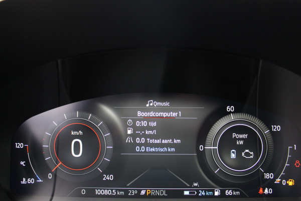 Ford Kuga 2.5-225pk PHEV Titanium X Plug-In Hybrid. Fabr. garantie t/m 07-04-2028 ! Slechts 10.000km ! Autm. airco dual, stoel-, stuur- en voorraamverw., LED verl., B&O soundsyst., metallic lak, cruise control, camera, LM wielen, elektr. achterklep en best. stoel etc.