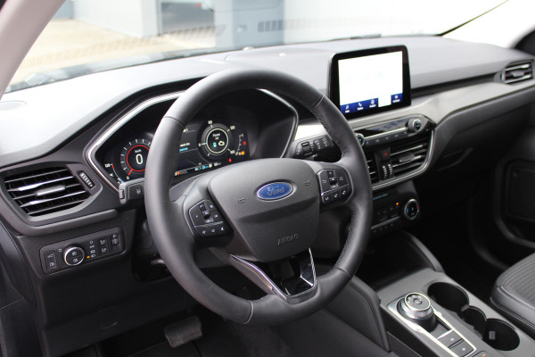 Ford Kuga 2.5-225pk PHEV Titanium X Plug-In Hybrid. Fabr. garantie t/m 07-04-2028 ! Slechts 10.000km ! Autm. airco dual, stoel-, stuur- en voorraamverw., LED verl., B&O soundsyst., metallic lak, cruise control, camera, LM wielen, elektr. achterklep en best. stoel etc.