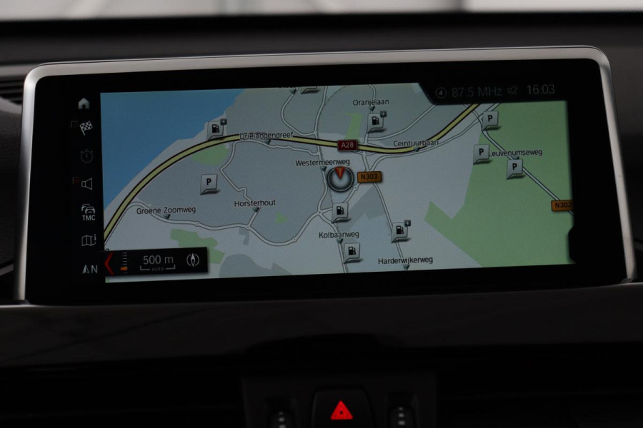 BMW X1 sDrive20i M Sport | Leder | Head-Up | Stoelverwarming | Camera | Full LED | Sportstoelen | Navigatie | Park Assist | DAB