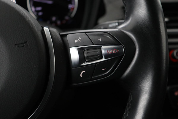 BMW X1 sDrive20i M Sport | Leder | Head-Up | Stoelverwarming | Camera | Full LED | Sportstoelen | Navigatie | Park Assist | DAB