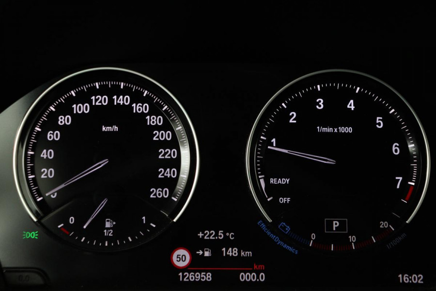 BMW X1 sDrive20i M Sport | Leder | Head-Up | Stoelverwarming | Camera | Full LED | Sportstoelen | Navigatie | Park Assist | DAB
