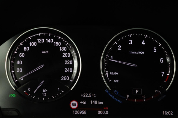 BMW X1 sDrive20i M Sport | Leder | Head-Up | Stoelverwarming | Camera | Full LED | Sportstoelen | Navigatie | Park Assist | DAB