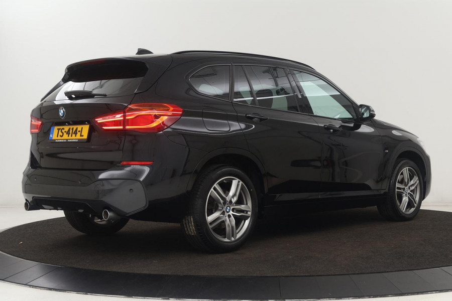 BMW X1 sDrive20i M Sport | Leder | Head-Up | Stoelverwarming | Camera | Full LED | Sportstoelen | Navigatie | Park Assist | DAB