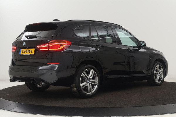 BMW X1 sDrive20i M Sport | Leder | Head-Up | Stoelverwarming | Camera | Full LED | Sportstoelen | Navigatie | Park Assist | DAB