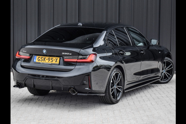 BMW 3-serie 330e xDrive | M-SPORT | COMFORT ACCESS | SHADOW-LINE | TREKHAAK | MEMORY SEATS | AMBIANCE INTERIEUR | DAB+ | HARMAN KARDON |