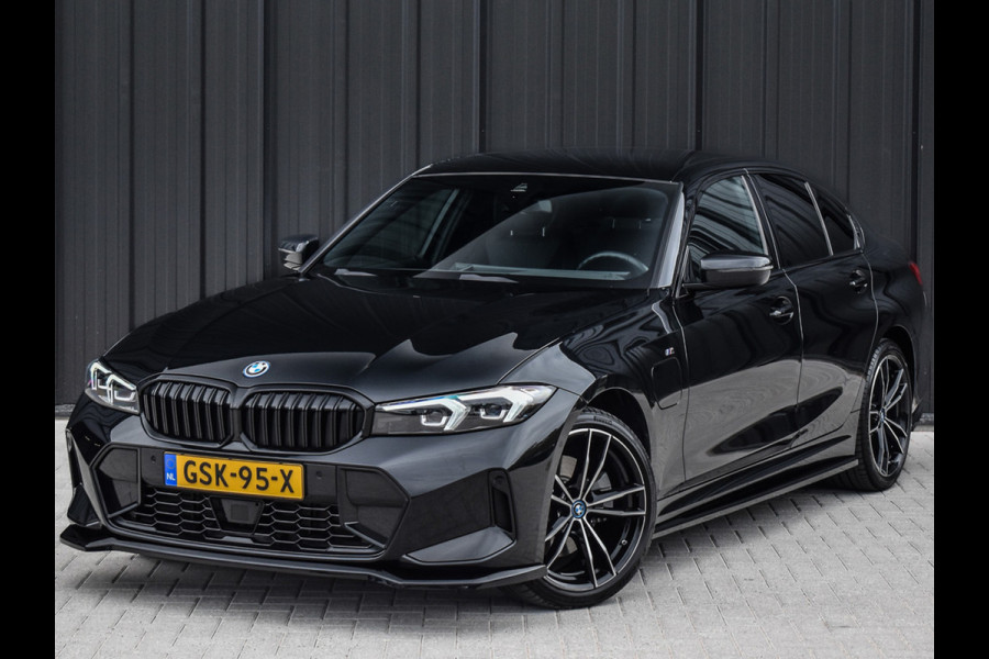 BMW 3-serie 330e xDrive | M-SPORT | COMFORT ACCESS | SHADOW-LINE | TREKHAAK | MEMORY SEATS | AMBIANCE INTERIEUR | DAB+ | HARMAN KARDON |