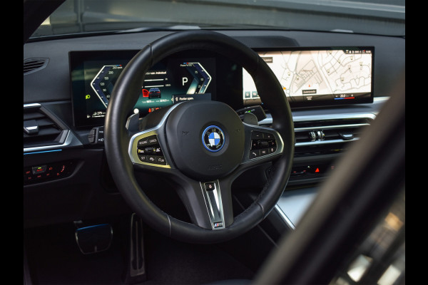 BMW 3-serie 330e xDrive | M-SPORT | COMFORT ACCESS | SHADOW-LINE | TREKHAAK | MEMORY SEATS | AMBIANCE INTERIEUR | DAB+ | HARMAN KARDON |