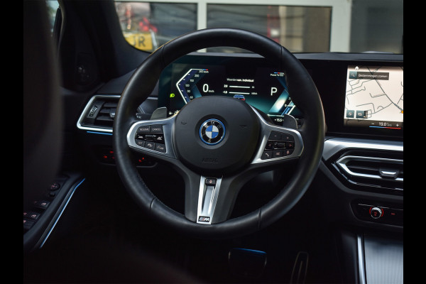 BMW 3-serie 330e xDrive | M-SPORT | COMFORT ACCESS | SHADOW-LINE | TREKHAAK | MEMORY SEATS | AMBIANCE INTERIEUR | DAB+ | HARMAN KARDON |