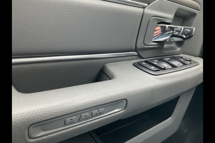 Dodge Ram 1500 5.7 V8 4x4 Crew Cab 5'7 Sport LPG Trekhaak Orig.NL Schuif-dak Leder Stoel/Stuurverw Cam!