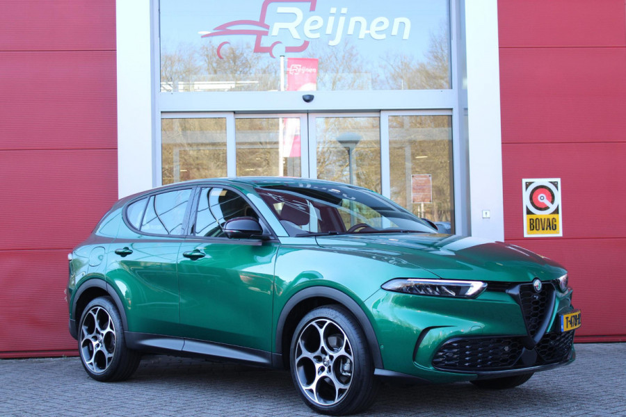 Alfa Romeo Tonale 1.5T 130PK Hybrid SPRINT | 360° CAMERA | NAVIGATIE | DRAADLOOS APPLE CARPLAY / ANDROID AUTO | 19 "INCH LICHTMETALEN VELGEN | ADAPTIVE CRUISE CONTROL | KEYLESS ENTRY / START | VOORSTOELEN / STUUR VERWARMD | VERWARMDE RUITENSPROEIERS | DRAADLOZE TELEFOONLADER | DONKERE HEMELBEKLEDING | DODHOEKDETECTIE | VERDE MONTREAL |
