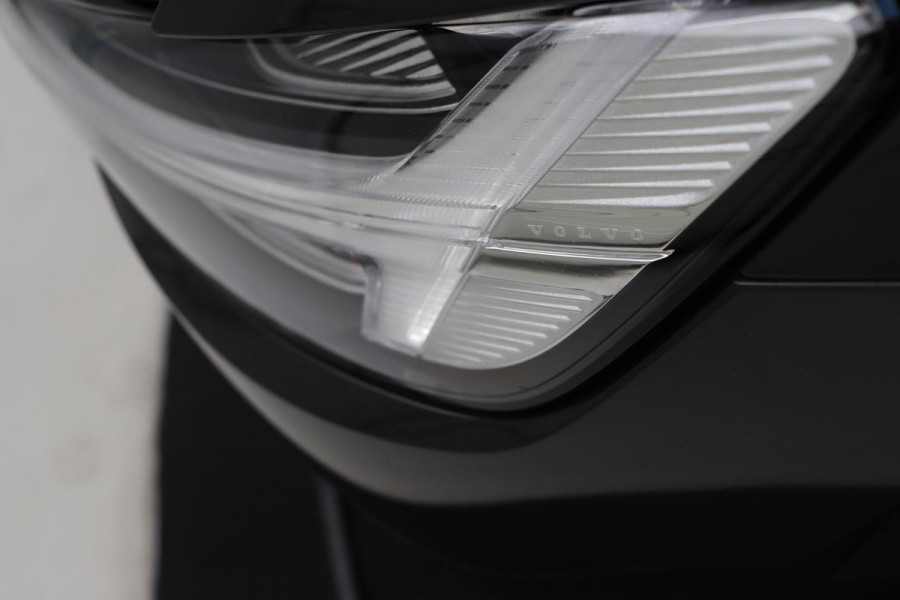 Volvo V60 2.0 T4 Momentum Pro | Trekhaak | Adaptive cruise | Stoelverwarming | Carplay | BLIS | Navigatie | Full LED | DAB | Half leder | Climate control